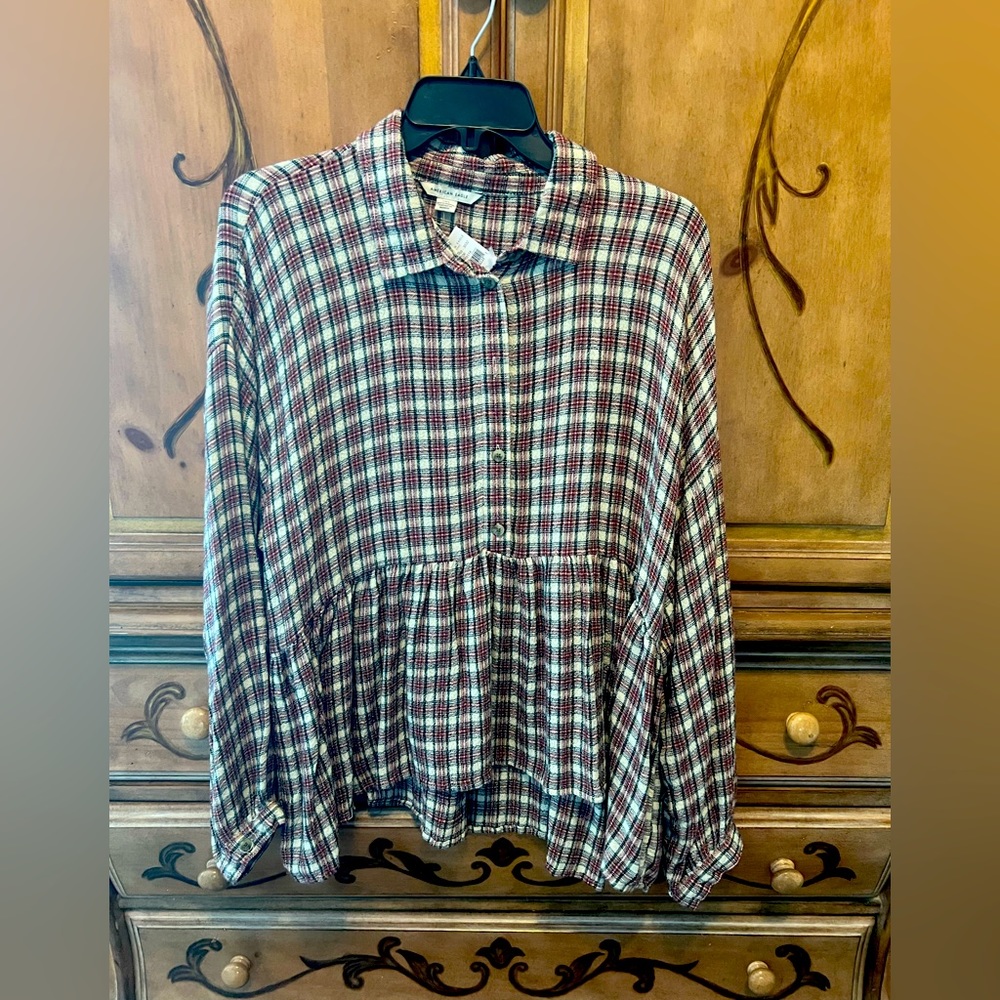 American eagle new with tags - very cute and soft wear with jeans or slacks